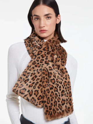 apparis bambi scarf in leopard