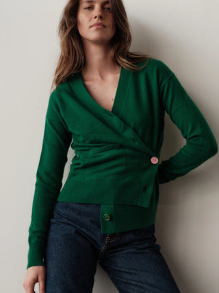 CISSA The Wrap Cardigan Grass Cashmere Blend. Model is posing with the product. Shot on a white background. 