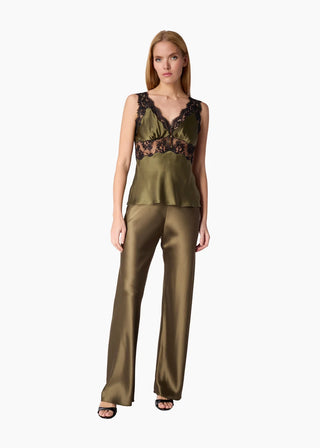 Cami NYC Bristol Mid Rise Pant Camouflage. Model is wearing product. 