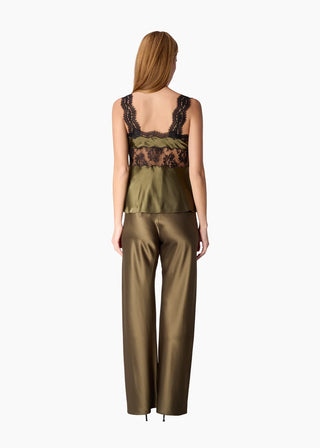 Cami NYC Bristol Mid Rise Pant Camouflage. Model is wearing product. 