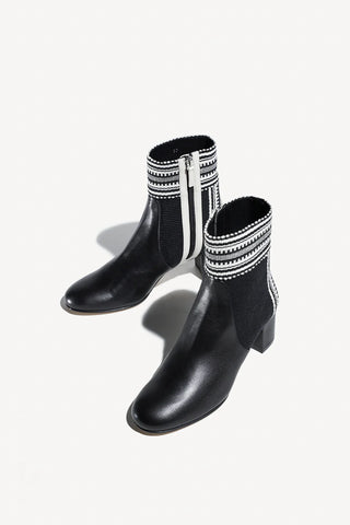 Amambaih Lola Ivory and Black ankle boots, Amambaih ankle boots, amambaih black boots, boots and booties, ankle boots, ivory boots, fall shoes, accessories, shoes, amambaih, going out shoes, comfortable shoes, heels