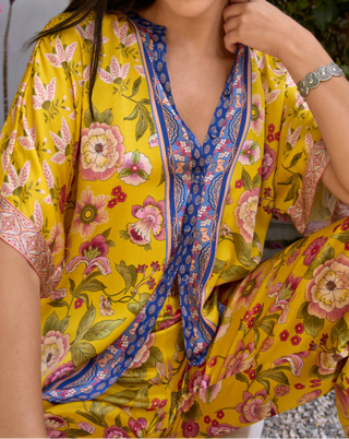 Johnny Was Audrey Short Sleeve Mandarin Collar Camara