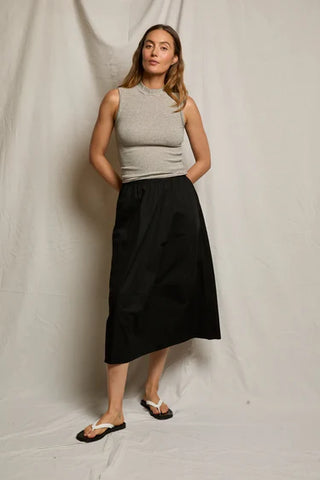 Perfect White Tee Minka Poplin A-line Skirt with Pockets True Black